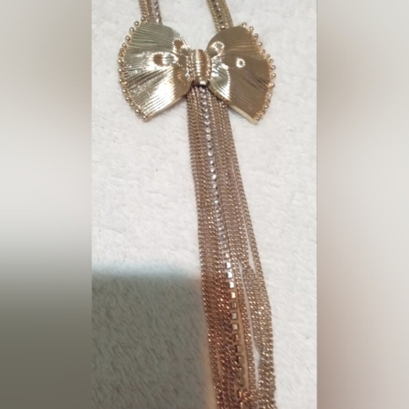 Bow Necklace w/ Rhinestones And Chain Fringe Goldtone Long 30 Inch Chain - Picture 5 of 6